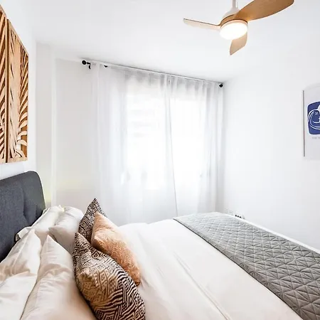 Апартаменти Sundrift Penthouse Two Large Terraces Нерха